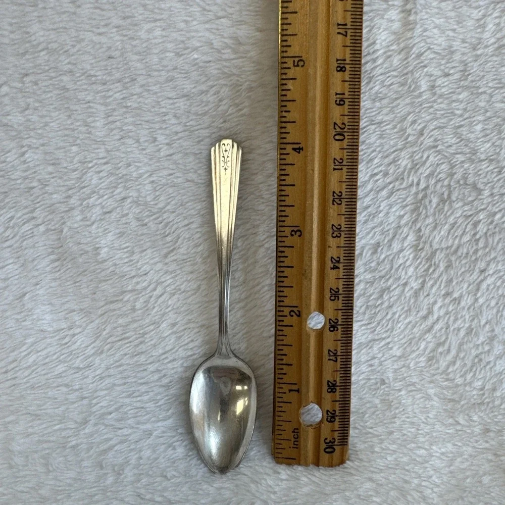 Avon Silver Plate Demitasse Spoon Art Deco Scroll Pattern 4 Inch Vintage‎